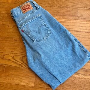 Levi's High Waisted Light Blue Jeans
